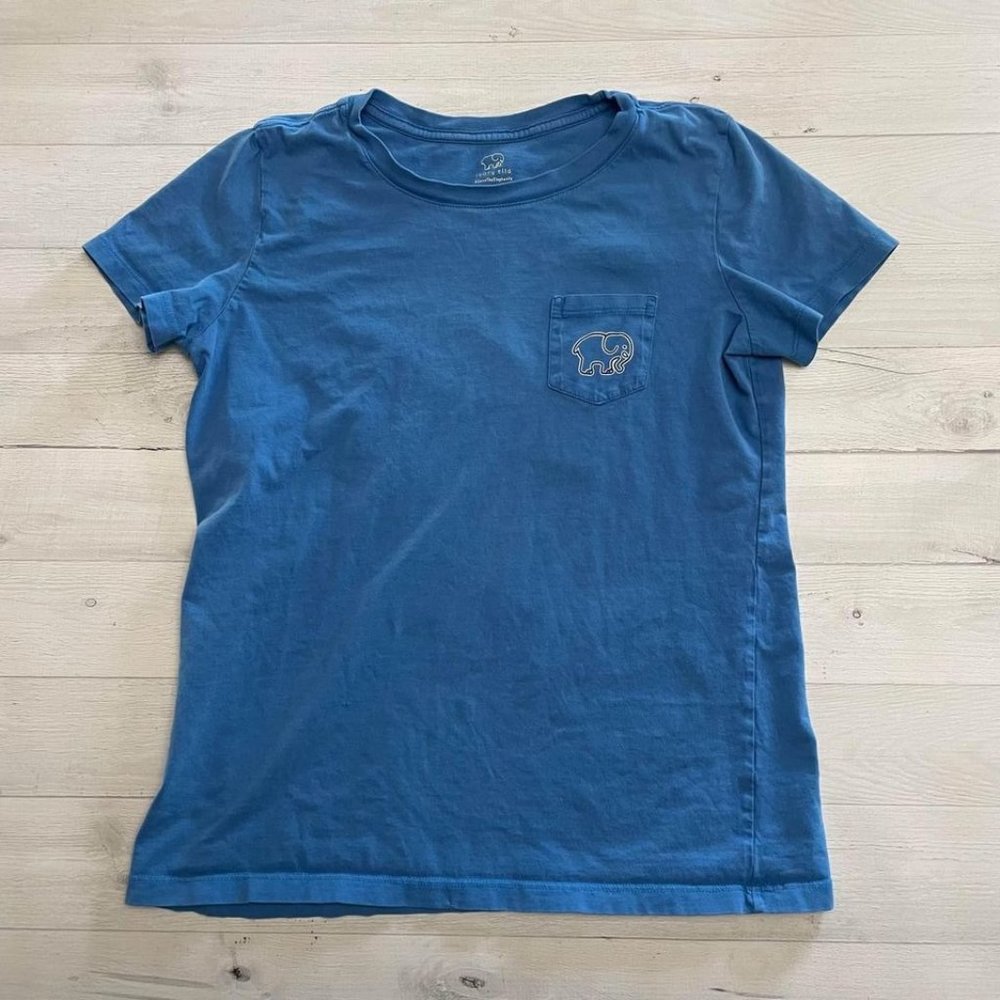 Ivory Ella Women's T-Shirts Size Small